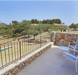 4 bedroom villa with pool, Castellammare del Golfo, sleeps 8-9